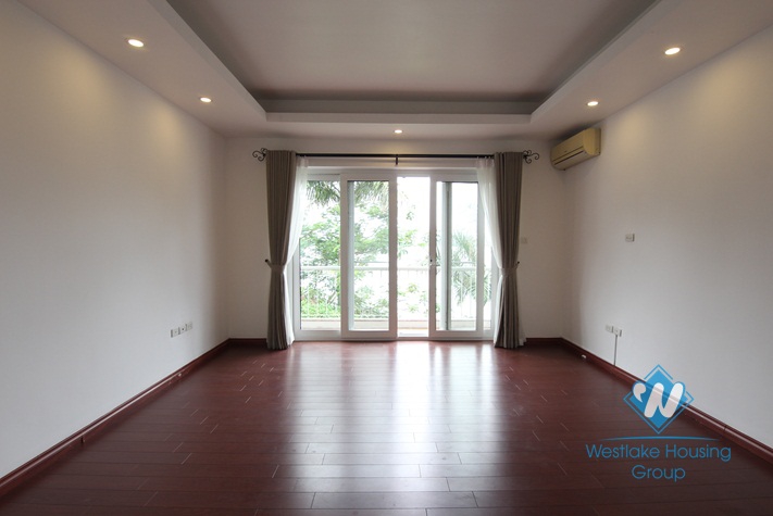 Lakeside house for rent in Tay Ho with amazing lake view 